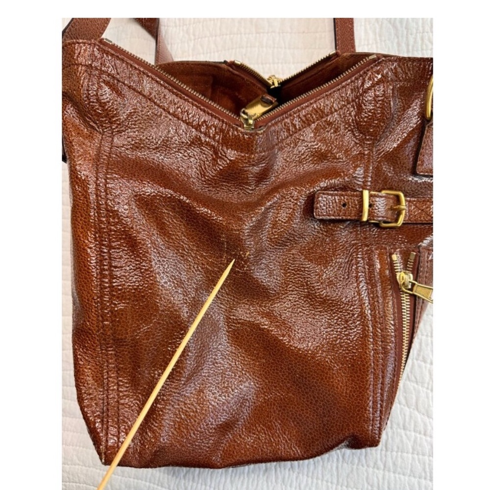 Yves Saint Laurent Downtown bag in brown patent leather - Picture 12 of 14